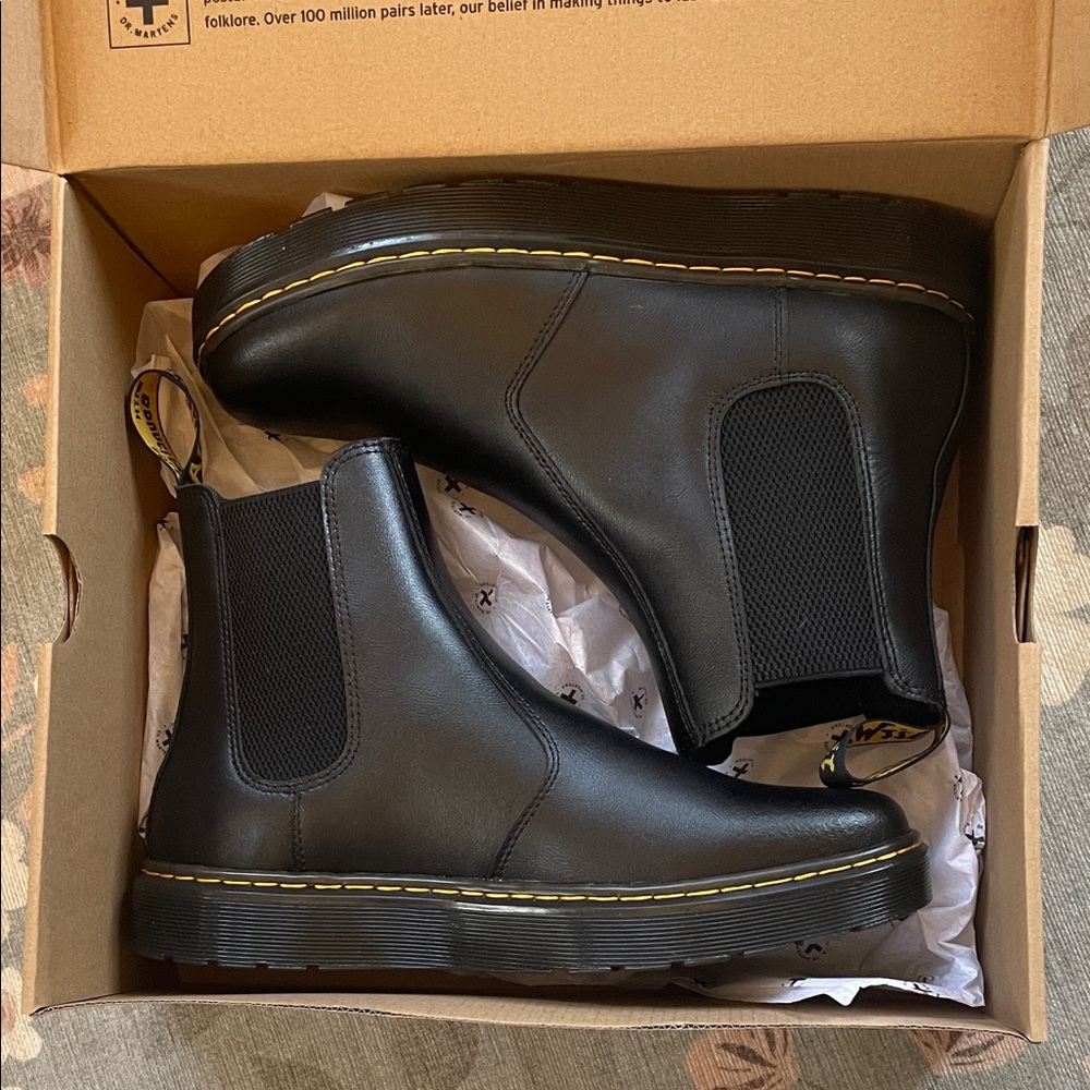 Dr. Martens Embury Chelsea Boot | BRAND NEW | NEVER WORN